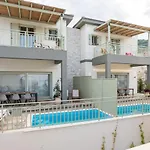 Sea And Sun Luxury Pools'