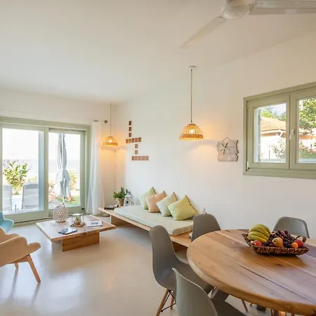 Sea And Sun Luxury Pools' Willa Chorefton