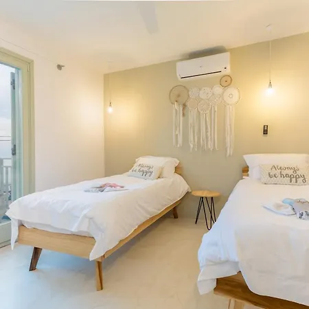 Sea And Sun Luxury Pools' חורפטו