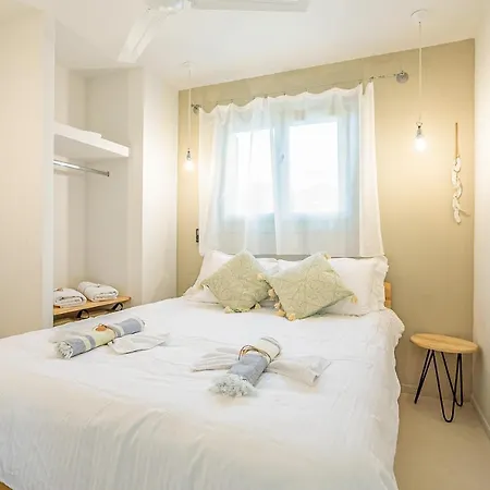 Sea And Sun Luxury Pools' חורפטו