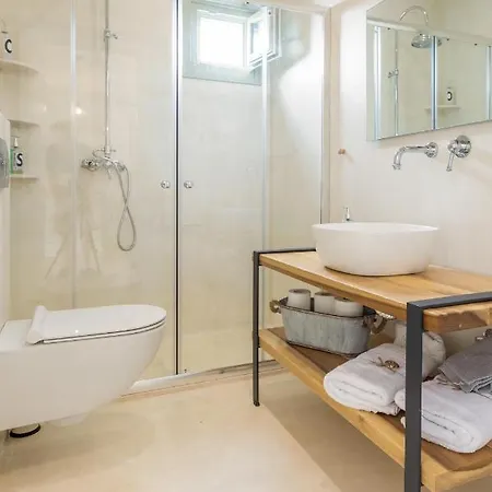 Sea And Sun Luxury Pools' Villa