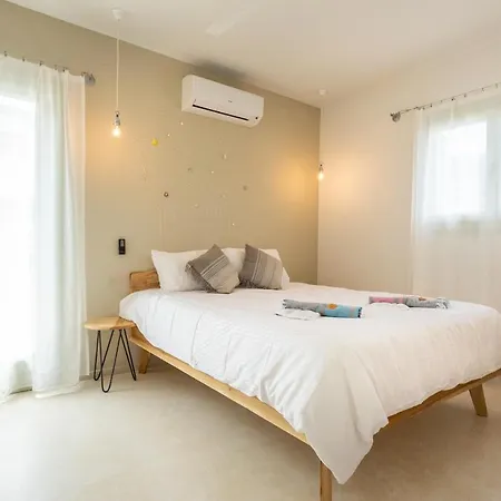 Sea And Sun Luxury Pools'