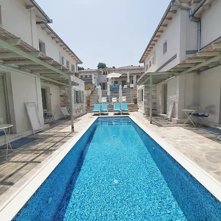 Villa Sea And Sun Luxury Pools' Chorefton