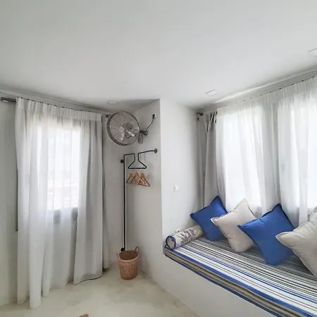 Sea And Sun Luxury Pools' חורפטו