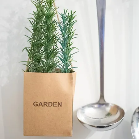 Sea And Sun Luxury Pools' * Chorefton