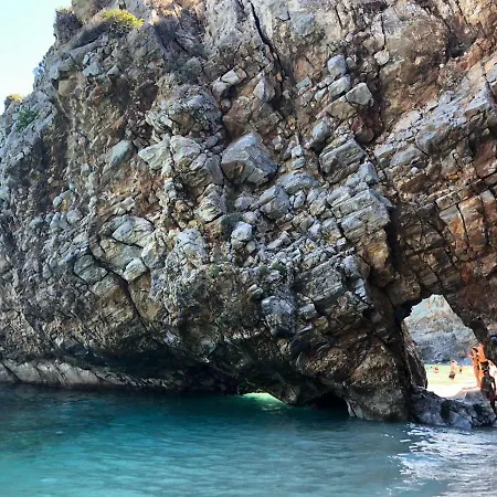 Sea And Sun Luxury Pools' Willa *