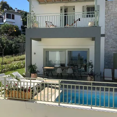 Sea And Sun Luxury Pools' Χορευτό